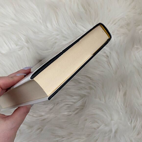 Rich B*tch by Nicole Lapin Hardcover Book - Picture 4 of 4